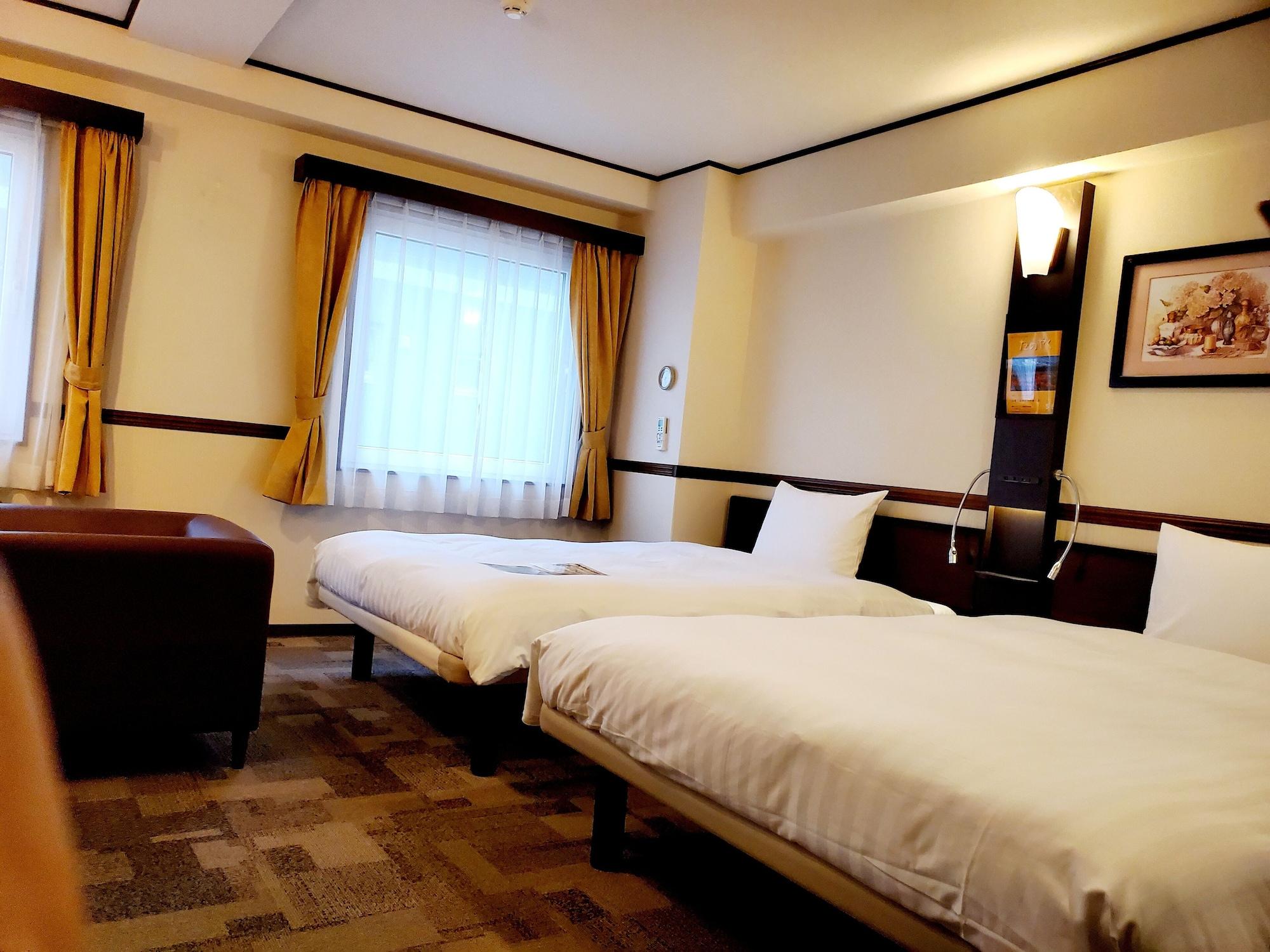Toyoko Inn Tokyo Nihombashi Zeimusho Mae Exterior photo