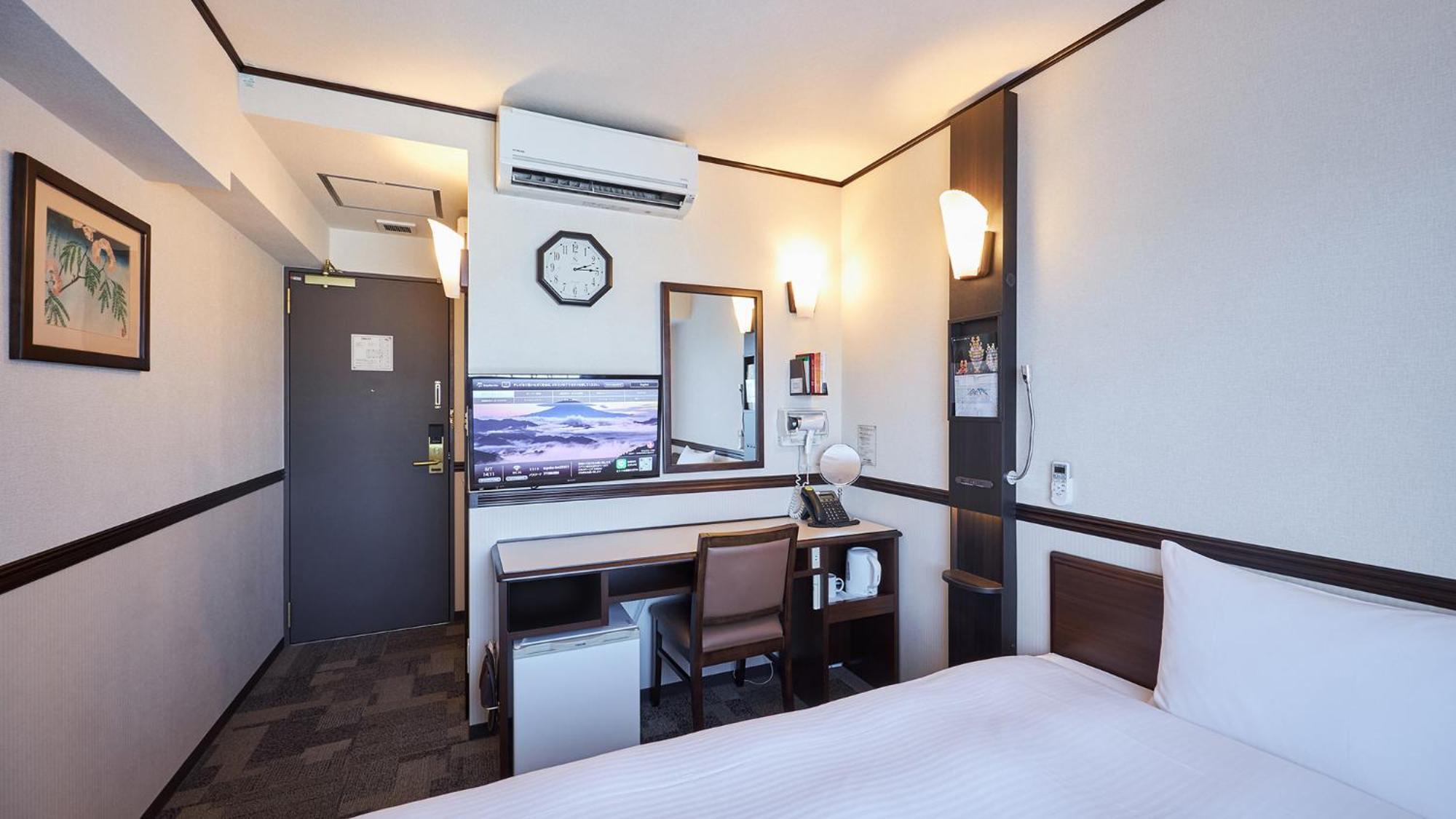 Toyoko Inn Tokyo Nihombashi Zeimusho Mae Room photo